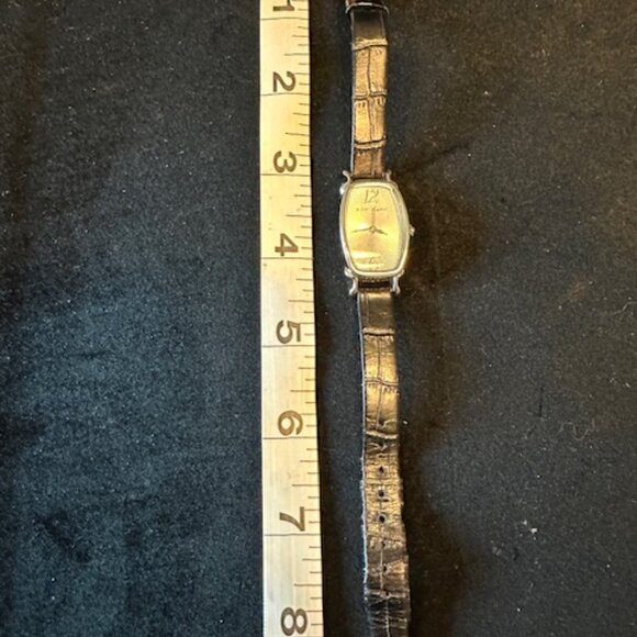 BETSEY JOHNSON LADIES WATCH - Picture 2 of 5